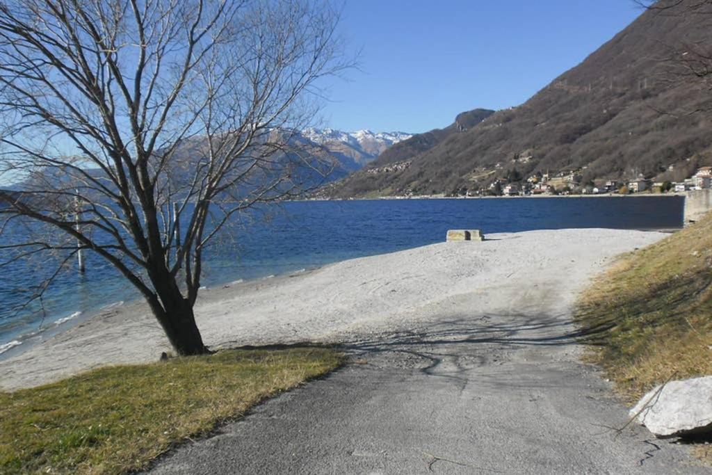 Favoloso Appartamento Fronte Lago, Gera Lario Luaran gambar